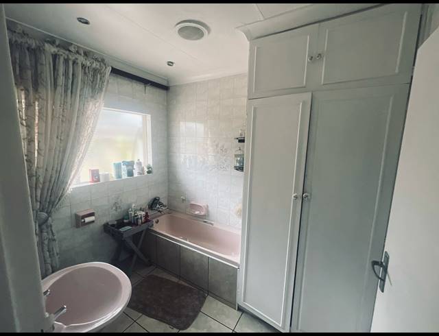 4 BEDROOM FREEHOLD FOR SALE IN DALPARK PROPER